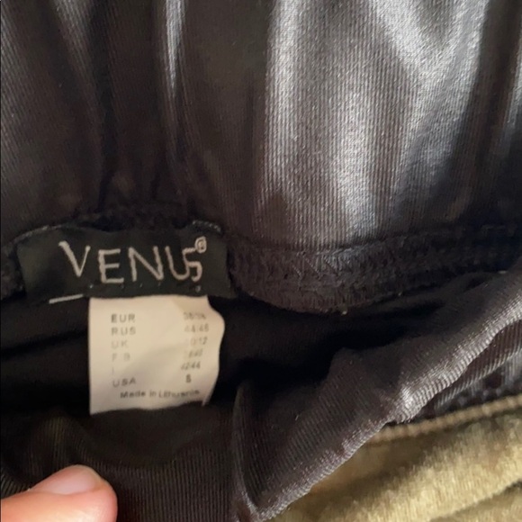 Venus fitted asymmetrical pencil skirt - Picture 5 of 8